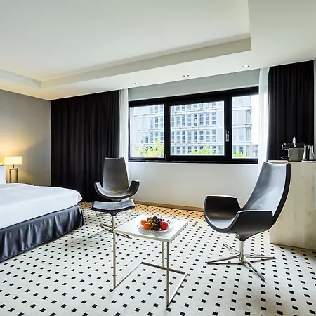 酒店 Radisson Blu Conference Hotel, 4*