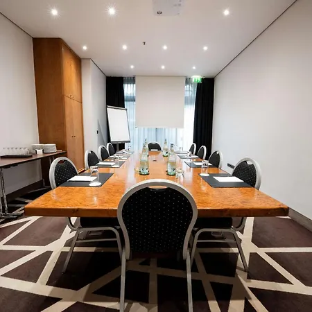酒店 Radisson Blu Conference Hotel,