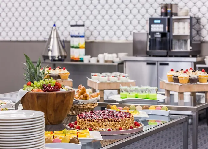 Radisson Blu Conference Hotel, מלון 4*