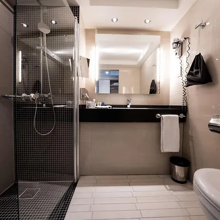 Radisson Blu Conference Hotel, Ξενοδοχείο 4*
