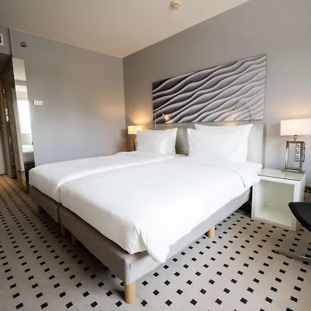 Radisson Blu Conference Hotel, 4* Ντίσελντορφ