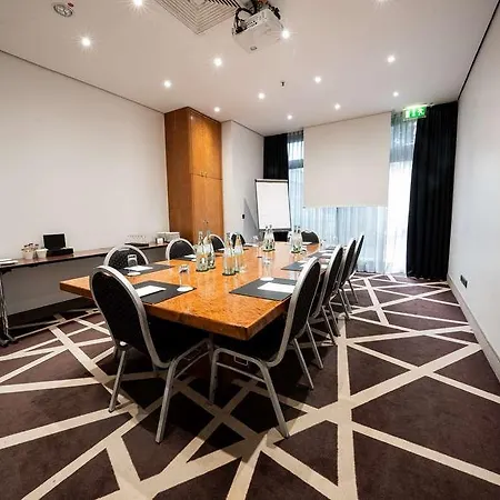 Radisson Blu Conference Hotel, 4* Ντίσελντορφ