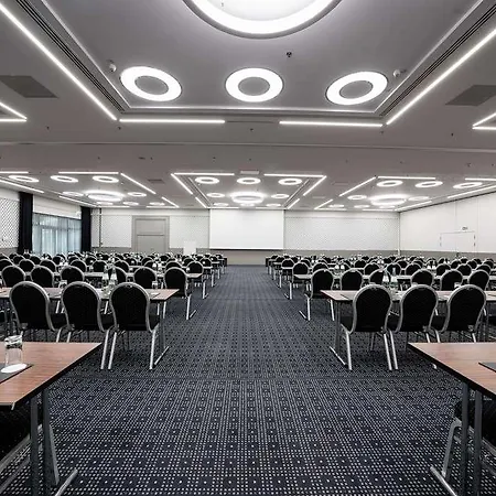 Radisson Blu Conference Hotel, 4*