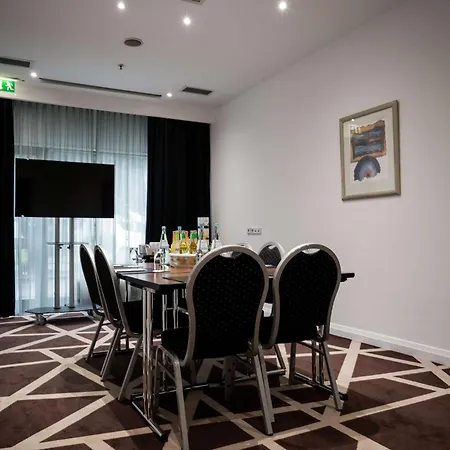 Radisson Blu Conference Hotel, 4*