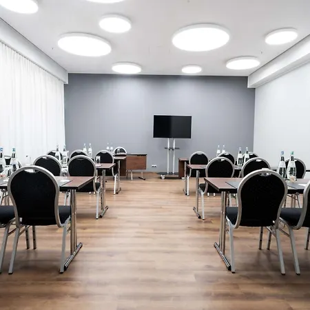 מלון Radisson Blu Conference Hotel,