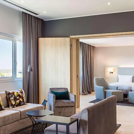 Radisson Blu Conference Hotel, Hotel