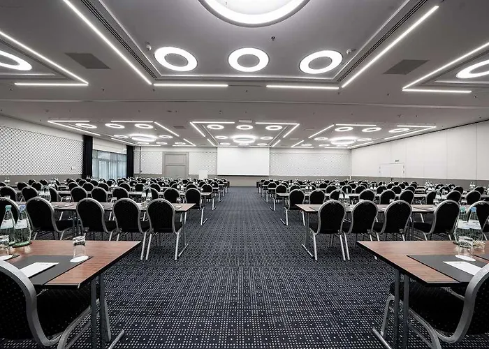 Radisson Blu Conference Hotel, 4*