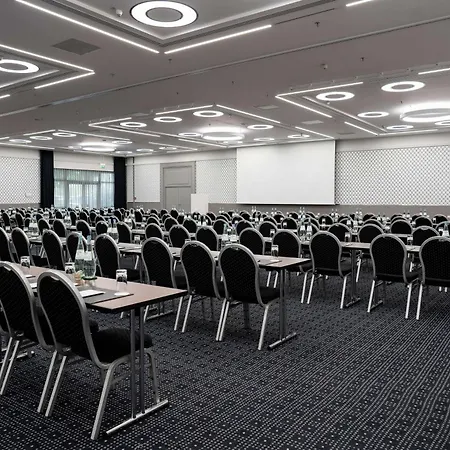 Radisson Blu Conference Hotel, 4* دوسلدورف